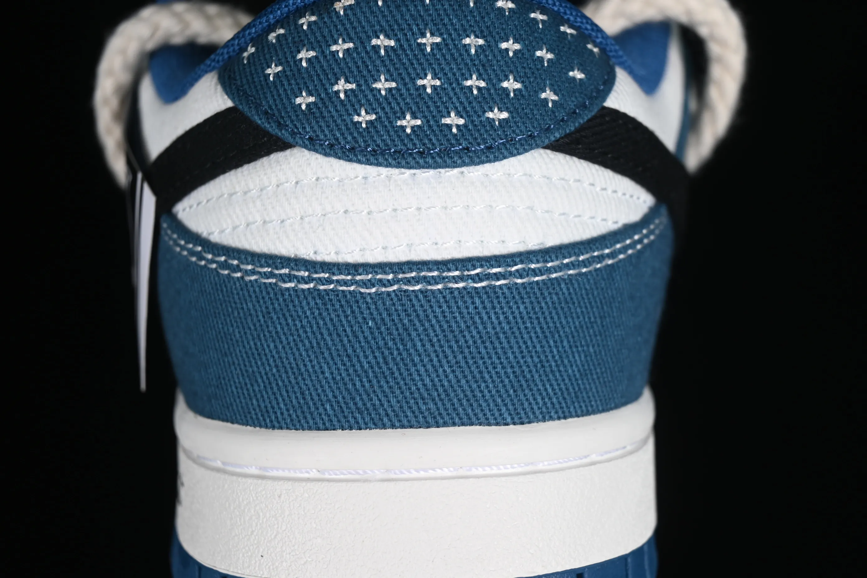All categories Nk SB Dunk series Nk SB Dunk Low Low-top sneakers Nk Dunk Low Black and white blue High street style Protect the ocean Hemp rope deconstruction SB strap low-top casual sneakers DV0834-101